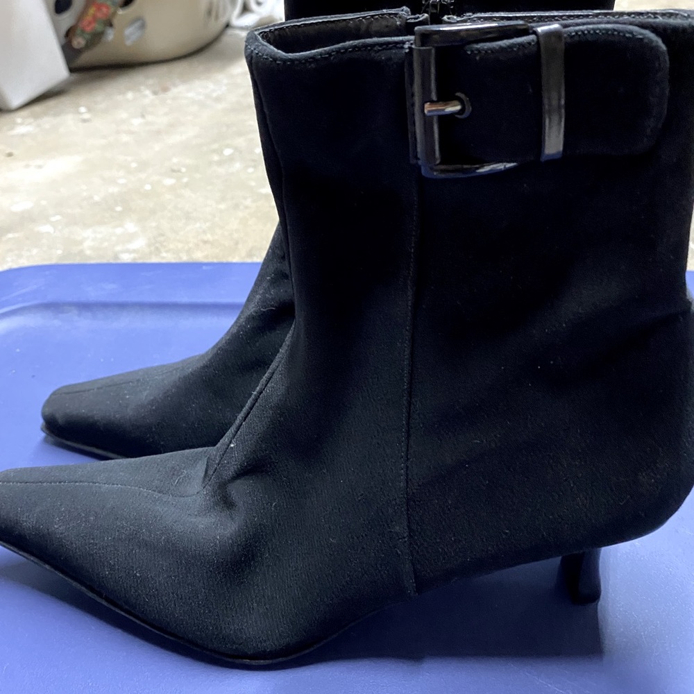 Kitten heel Stuart Weitzman kitten heel boots